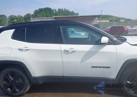 2020 Jeep Compass Altitude 4X4 z USA, uszkodzony, nr VIN 3C4NJDBB6LT157841